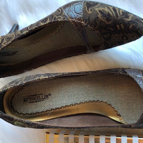 SEYCHELLES Fashion Pumps Fleur Design 1 1/2 heel Brown Sculpted Fleur Design - Picture 3 of 4